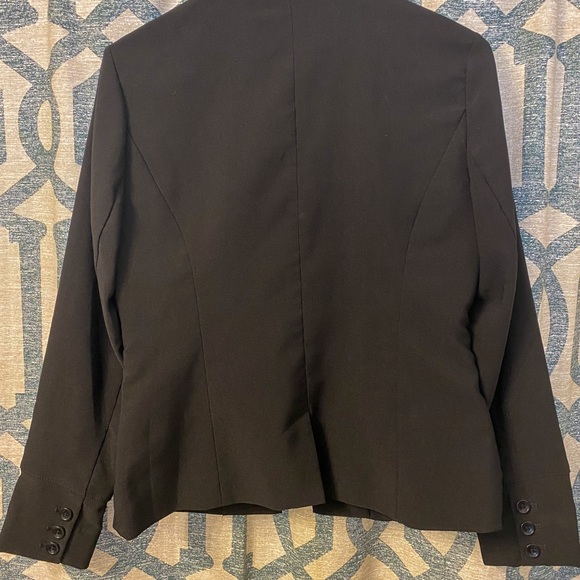 Blazer - Picture 2 of 2